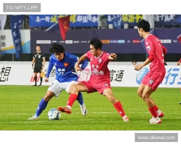 中国男足逆转取胜展现拼搏精神全场鏖战九十分钟赢得关键胜利 中国男足逆转取胜展现拼搏精神全场鏖战九十分钟赢得关键胜利