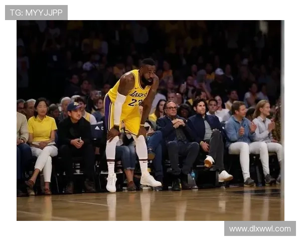 《NBA最新动态:詹姆斯创纪录新篇章 勇士再迎重大伤病考验》 《NBA最新动态:詹姆斯创纪录新篇章 勇士再迎重大伤病考验》