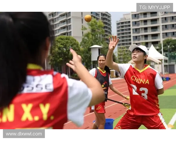 张艺曼逆袭胜利晋级赛季首个四强 网球赛场再现中国新星崛起 张艺曼逆袭胜利晋级赛季首个四强 网球赛场再现中国新星崛起