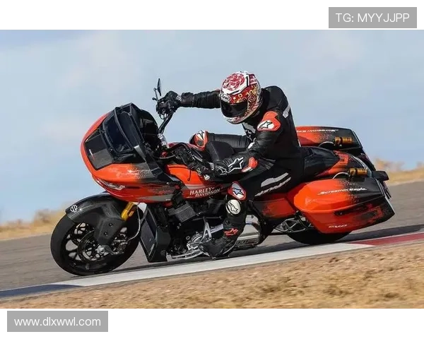 摩托车大奖赛2025赛季迎来全新挑战者 新星车手首次亮相引发热议