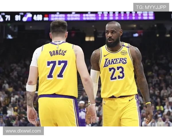 今日NBA焦点詹姆斯领衔湖人冲击季后赛西部格局再起波澜三强争霸