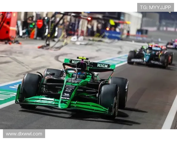 新赛季F1格局生变车队升级博弈车手争冠悬念持续升温加剧引关注